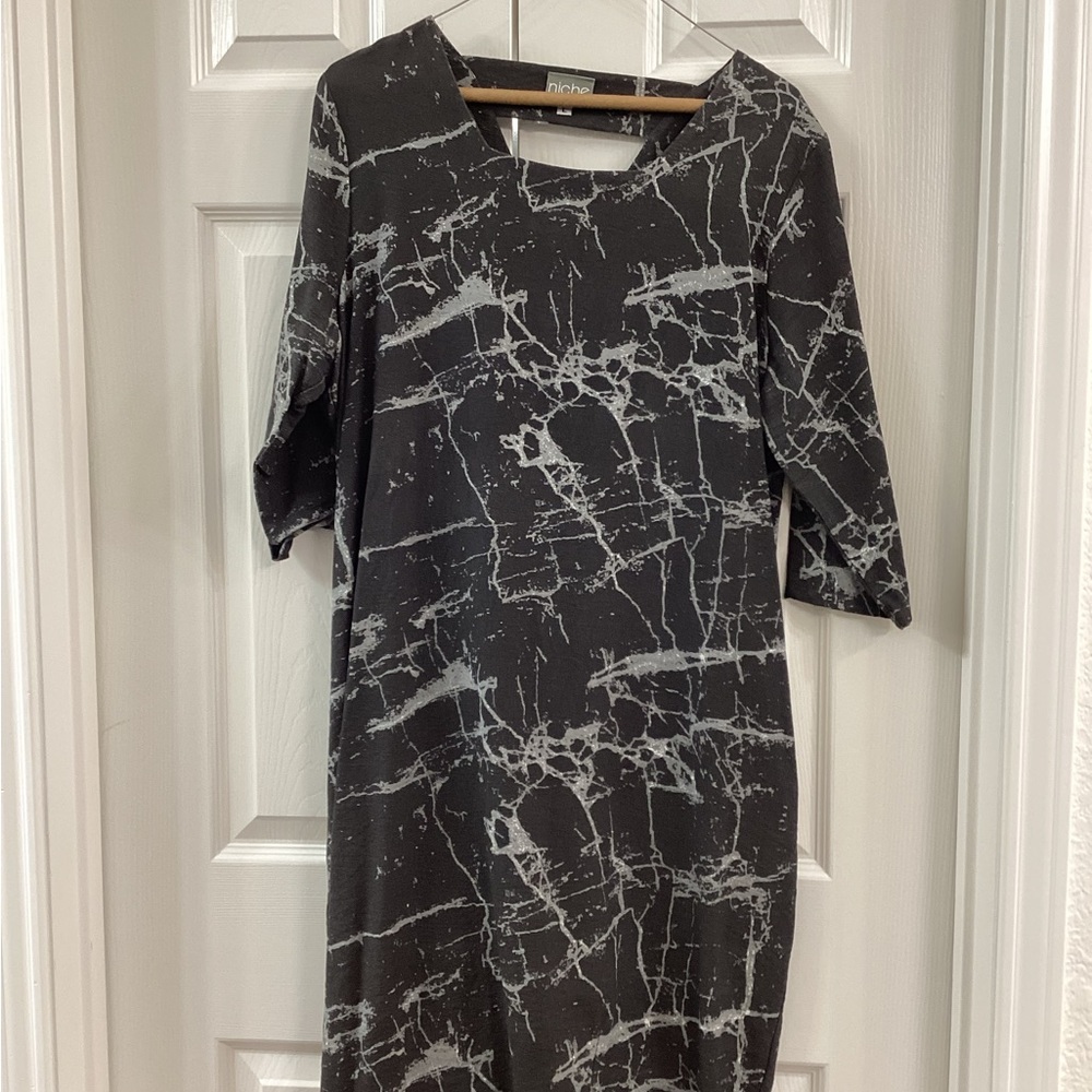 Chic Black and Grey Marble Long Sleeve Dress